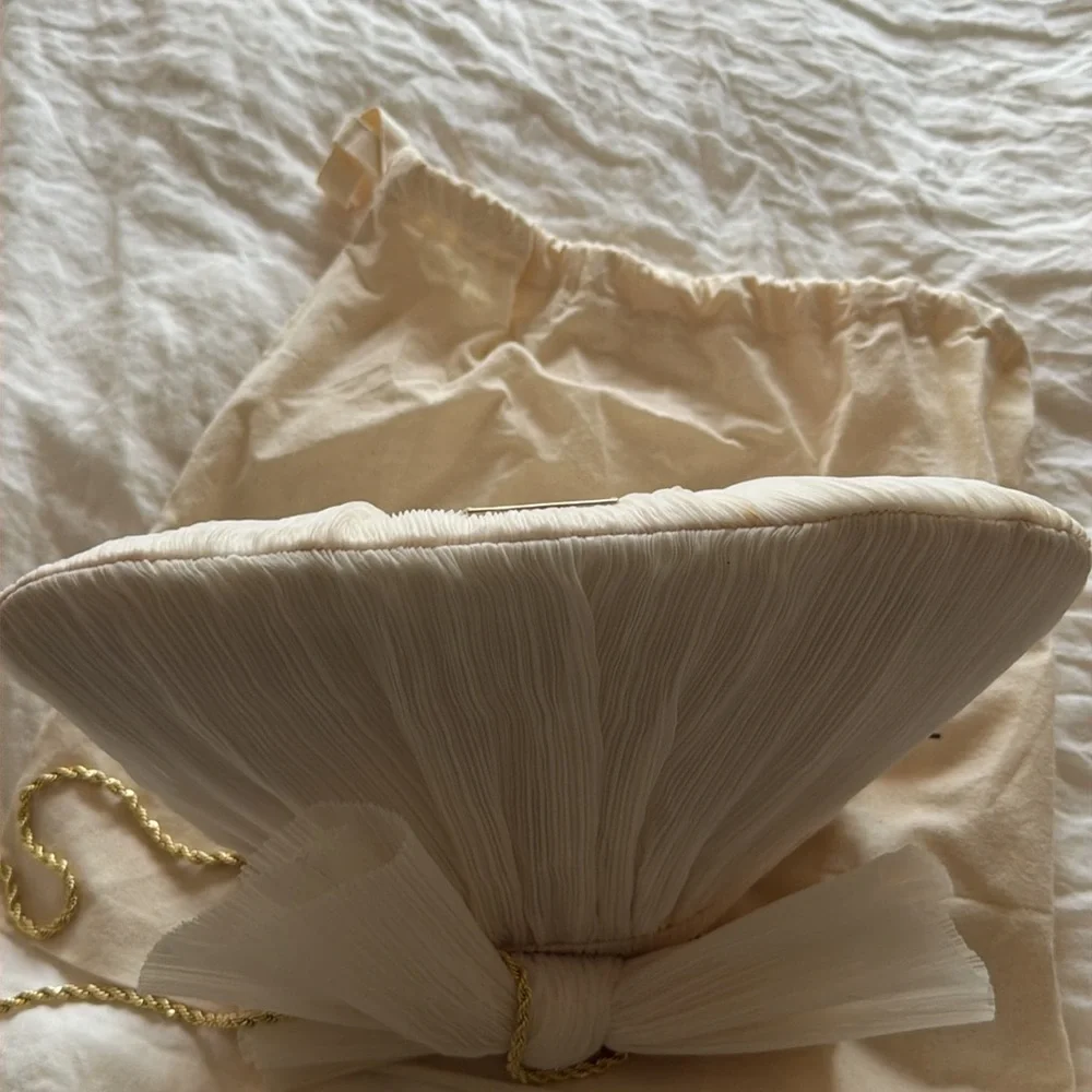Rayne Pearl Bow Clutch